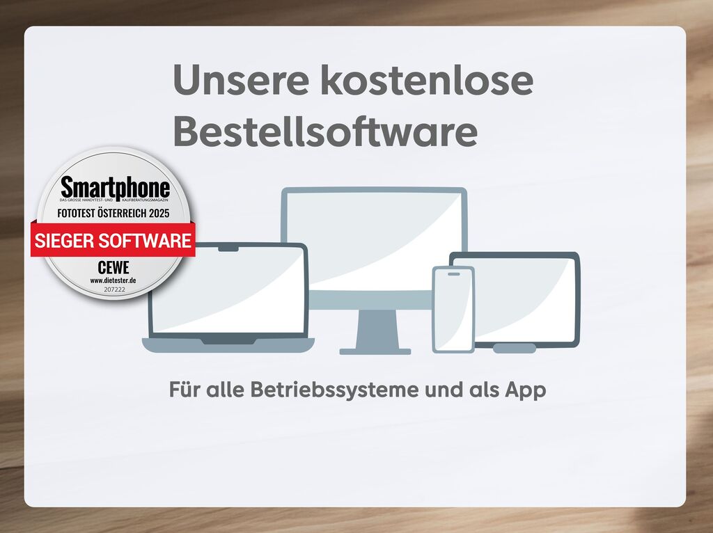 Grafik zeigt die kostenlose Bestellsoftware von CEWE für alle Geräte. Zusätzlich ist ein Testsiegel "Sieger Software" abgebildet.